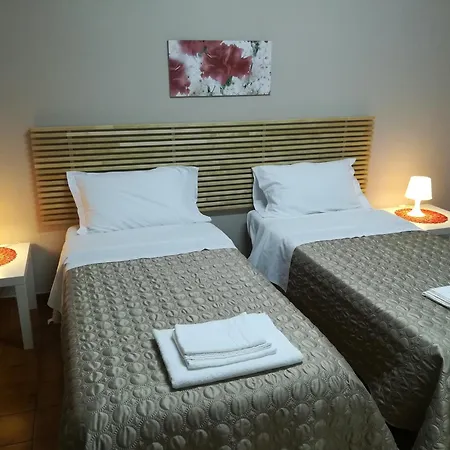 ゲストハウス La Dimora Dei Sette Arcangeli 4*